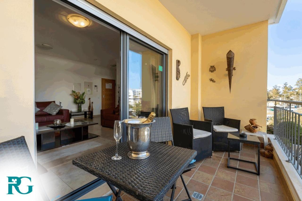 Apartment With Pools And Parking #1934 *