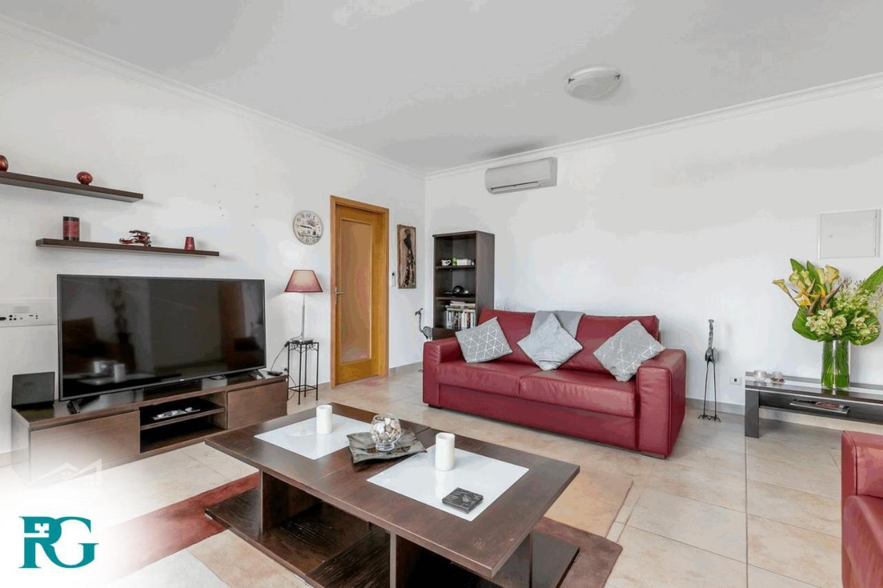 Apartment With Pools And Parking #1934 *
