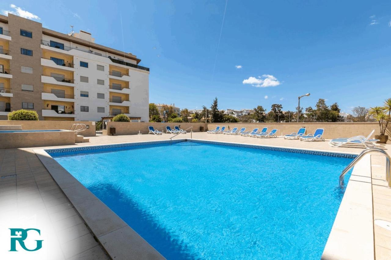 With Pools And Parking #1934 Apartment *