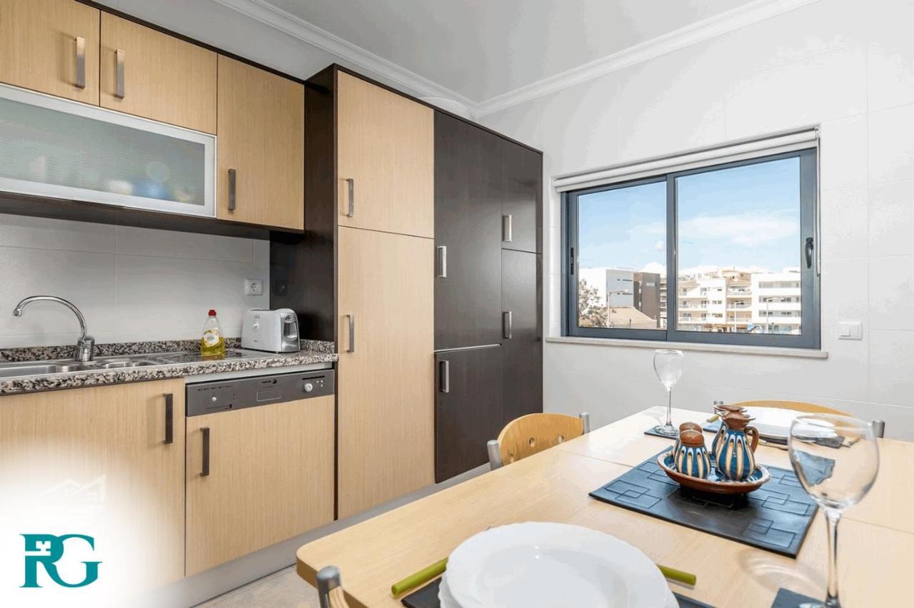 With Pools And Parking #1934 Apartamento Lagos
