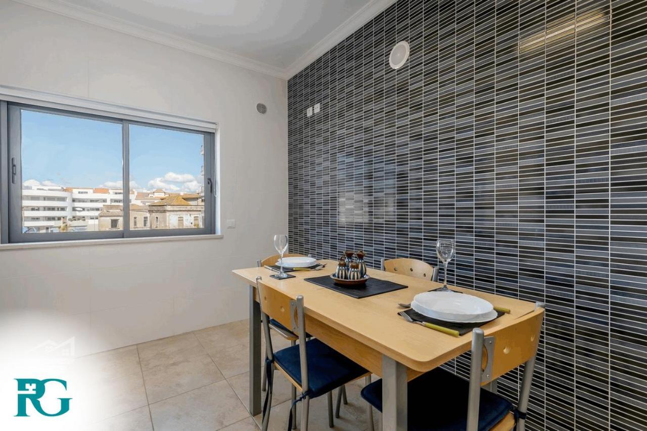 With Pools And Parking #1934 Apartamento Lagos